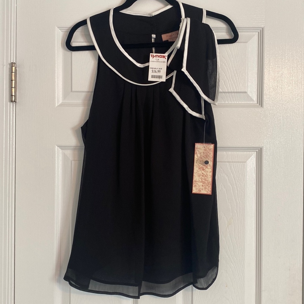 Womens sleeveless blouse